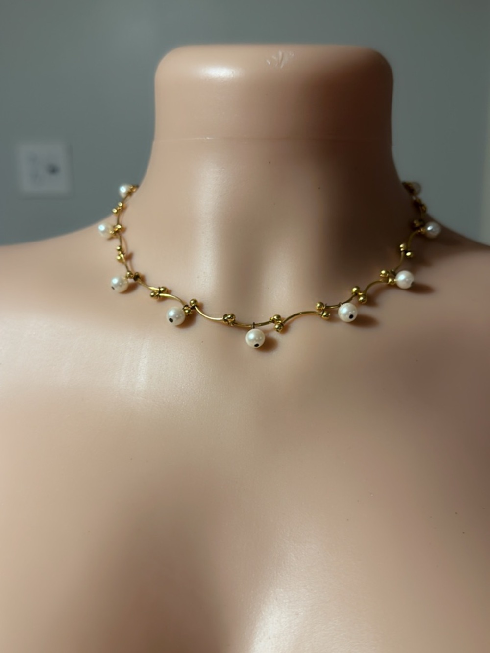 Carolee Gold Tone Pearl Drop Choker Necklace